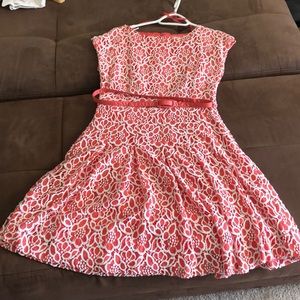 Eva Mendez white and peach lace pleated dress